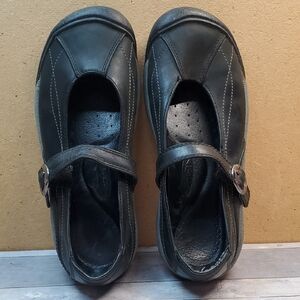 Keens Women's Toyah  Black and Gray Mary Jane Shoes  Size 8